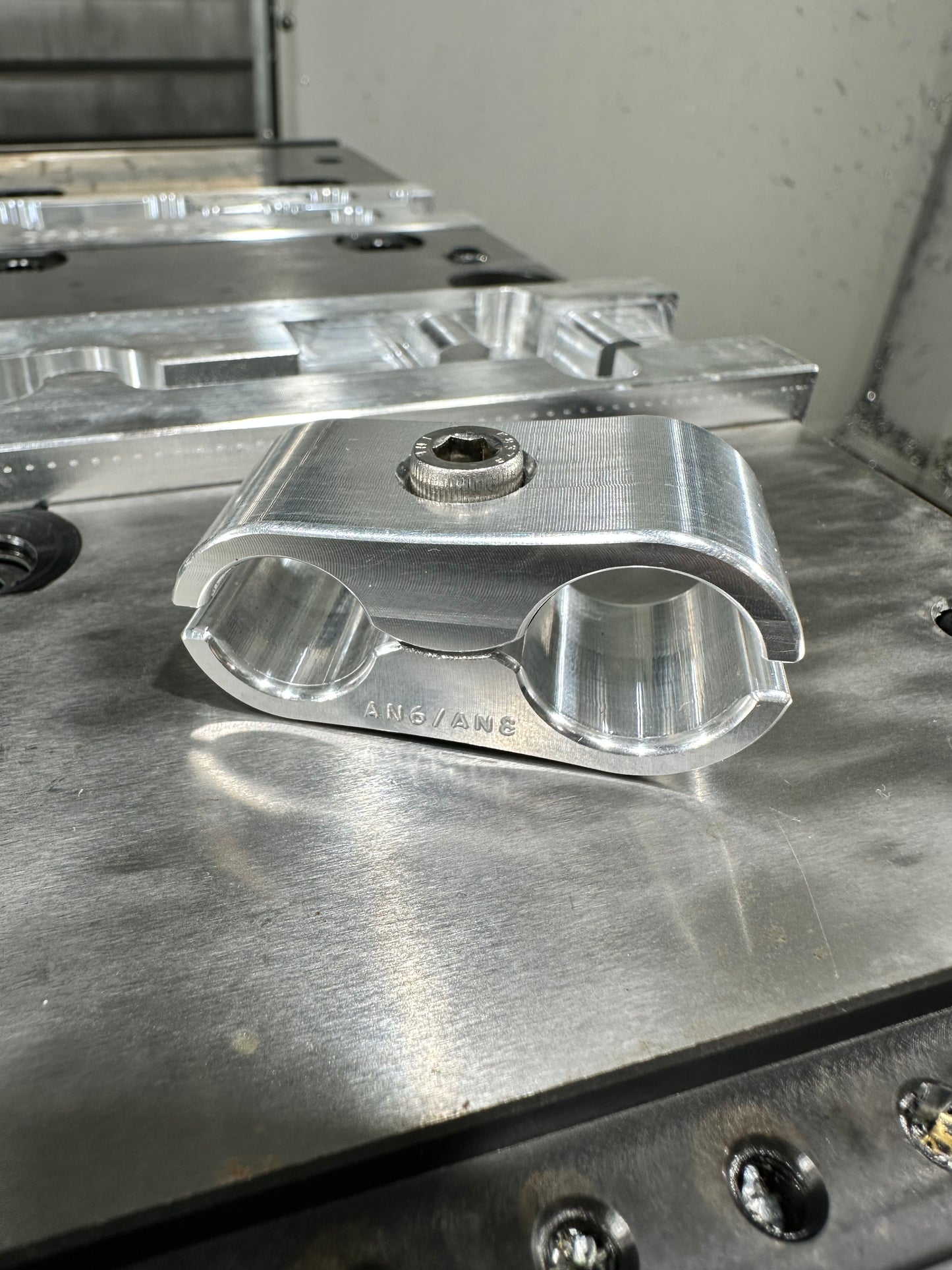 AN6 / AN8 Fuel Line Clamp